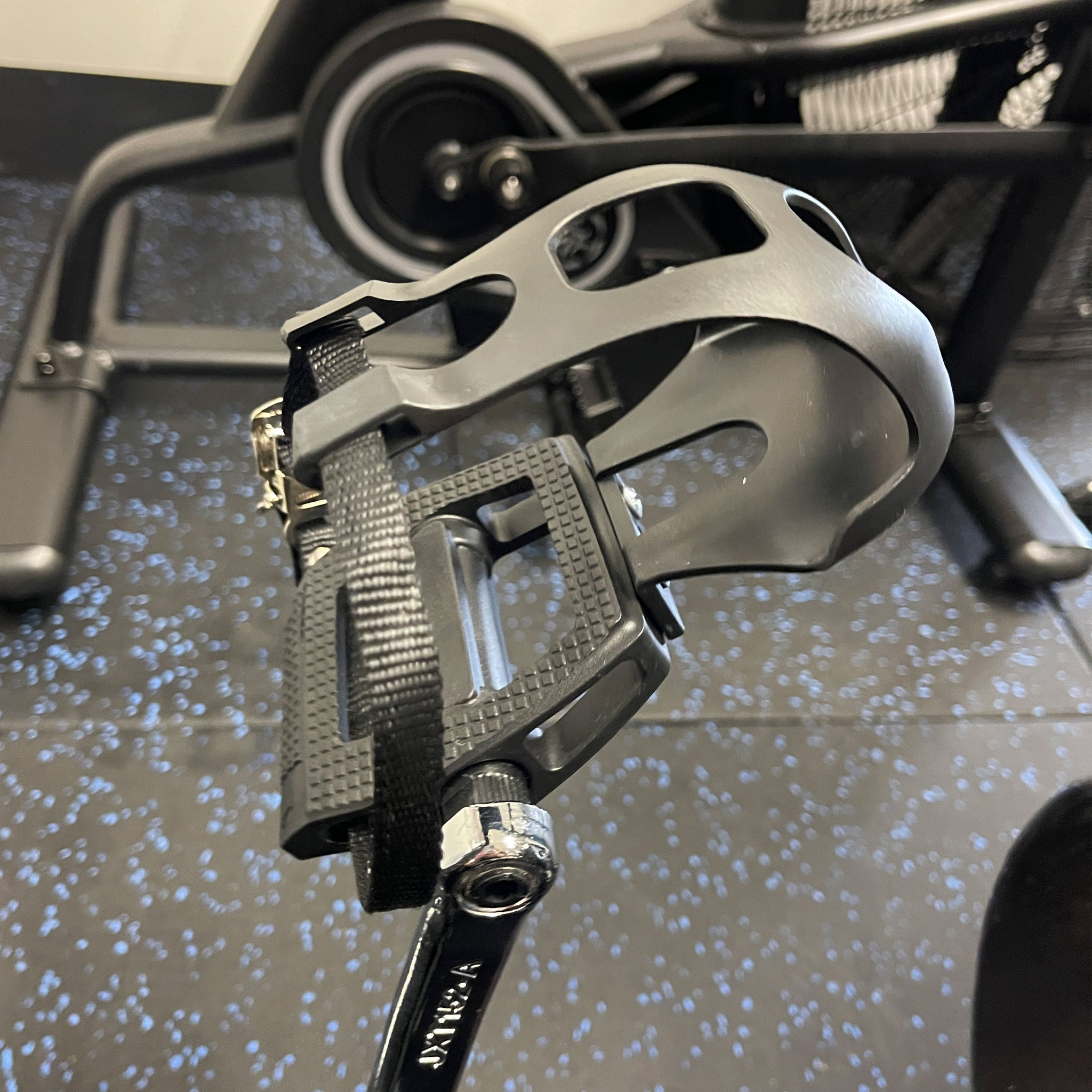 6KG Flywheel Spin Exercise Bike Magnetic Adjustable Resistance System - Oli Joy Sports 
